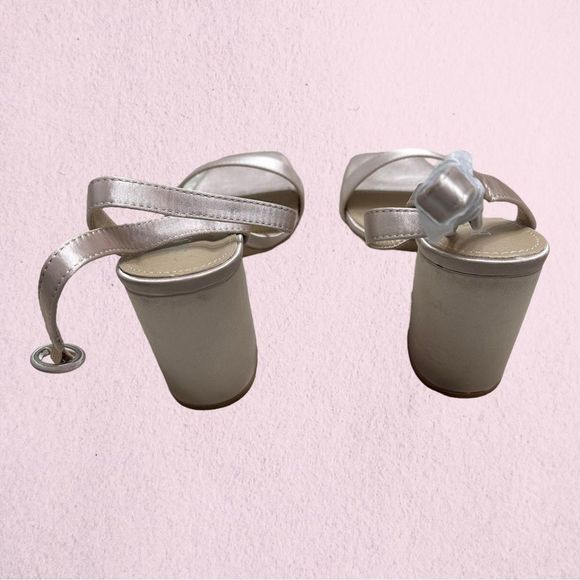 NIB Women’s work bridal heels Be Mine Wink Block Heel Satin Sandals Blush Size 7 - Picture 6 of 8